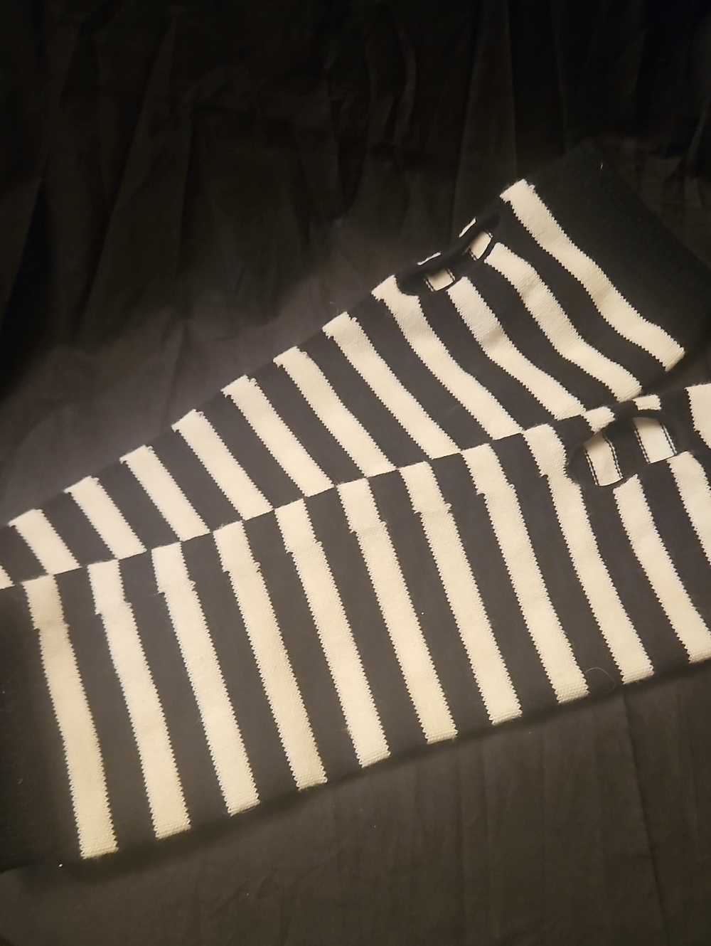 🖤 White & Black Striped Knit Arm Warmers Fingerless Gloves 🤍